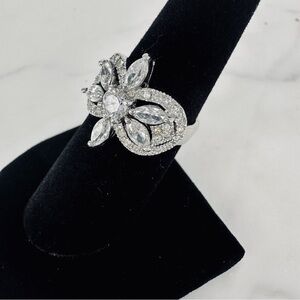 Radiant Marquise & Round Crystal Cocktail Ring Right Hand Ring Silvertone Size 7